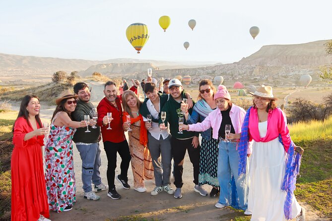 Balloons watching Tour w/ PickUp, Breakfast - The photographer piece: help with posing and quick photo delivery