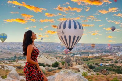 Balloons watching Tour w/ PickUp, Breakfast - Love Valley: balloons + fairy chimneys in the morning light