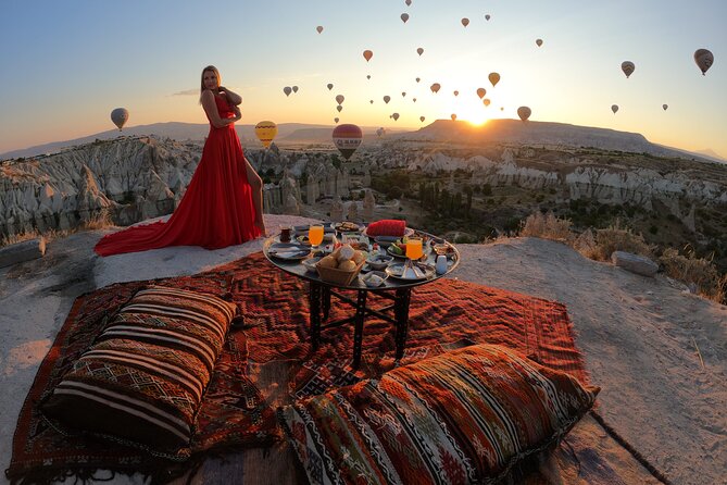 Private Breakfast Organisation in the Love Valley - Why this sunrise breakfast beats the usual balloon chaos
