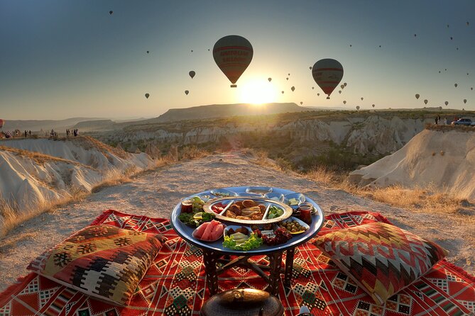 Private Breakfast Organisation in the Love Valley - The 5:00 am pickup game: timing, sunrise shifts, and what to watch