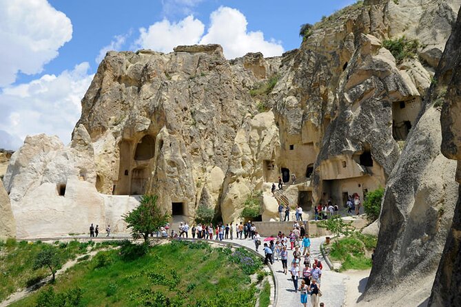 Red Tour with open air Museum - Stop 2: Zelve Open Air Museum and UNESCO-level cave life