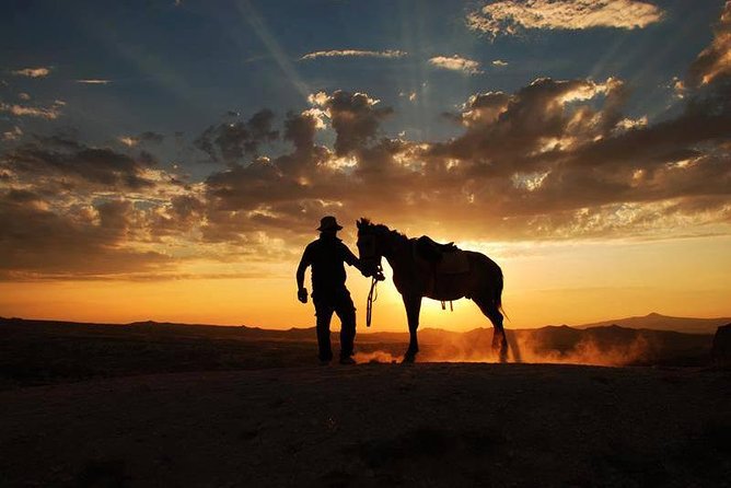 The Best Sunset Horseback Riding Tours in Cappadocia - From Göreme to the valleys: how the evening starts